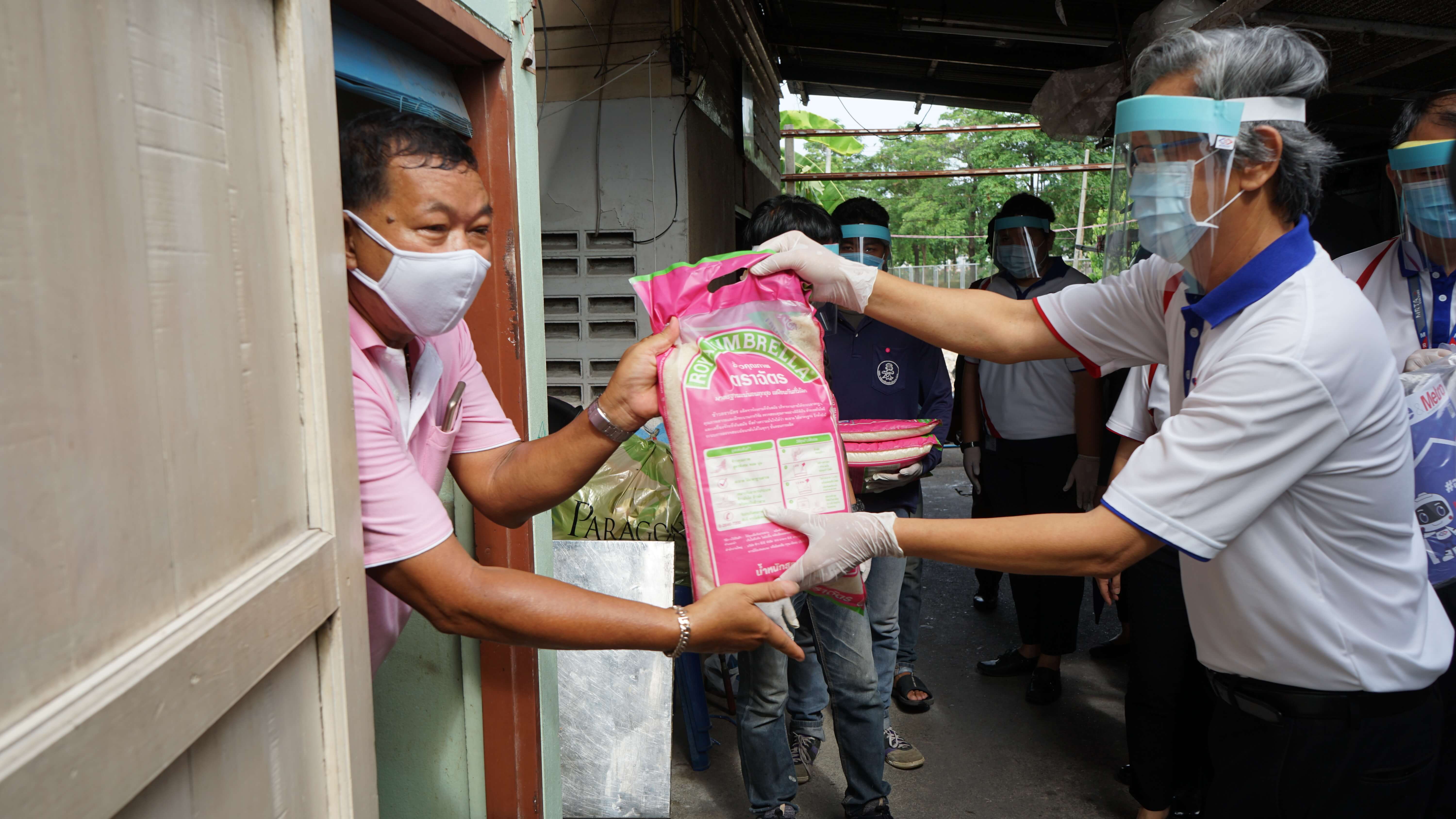 MRTA distributes relief supplies bags for communities affected by COVID ...